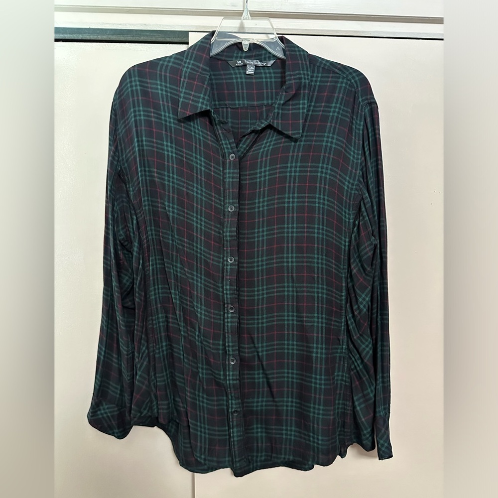 Lee Riders Shape Illusions women’s plaid flannel shirt